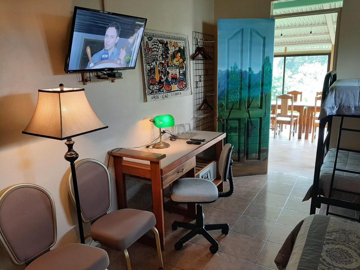 Marita'S Bed And Breakfast Nuevo Arenal Exterior photo